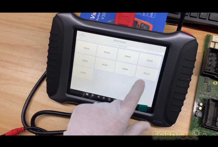 how to use xtool x100 pad3 device to read BMW FEM 95128 data 7